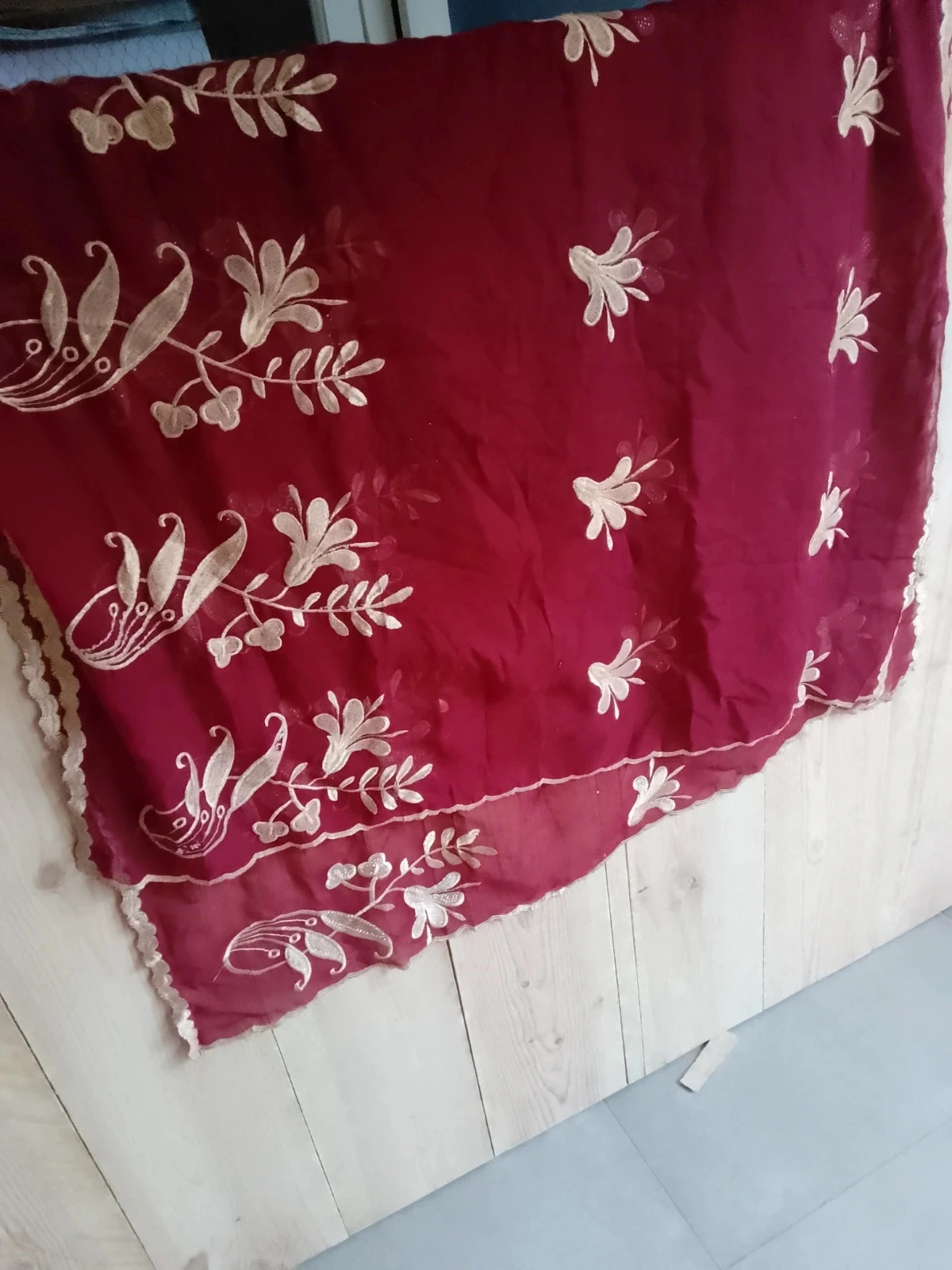 Grand voile bordeau et or mousseline